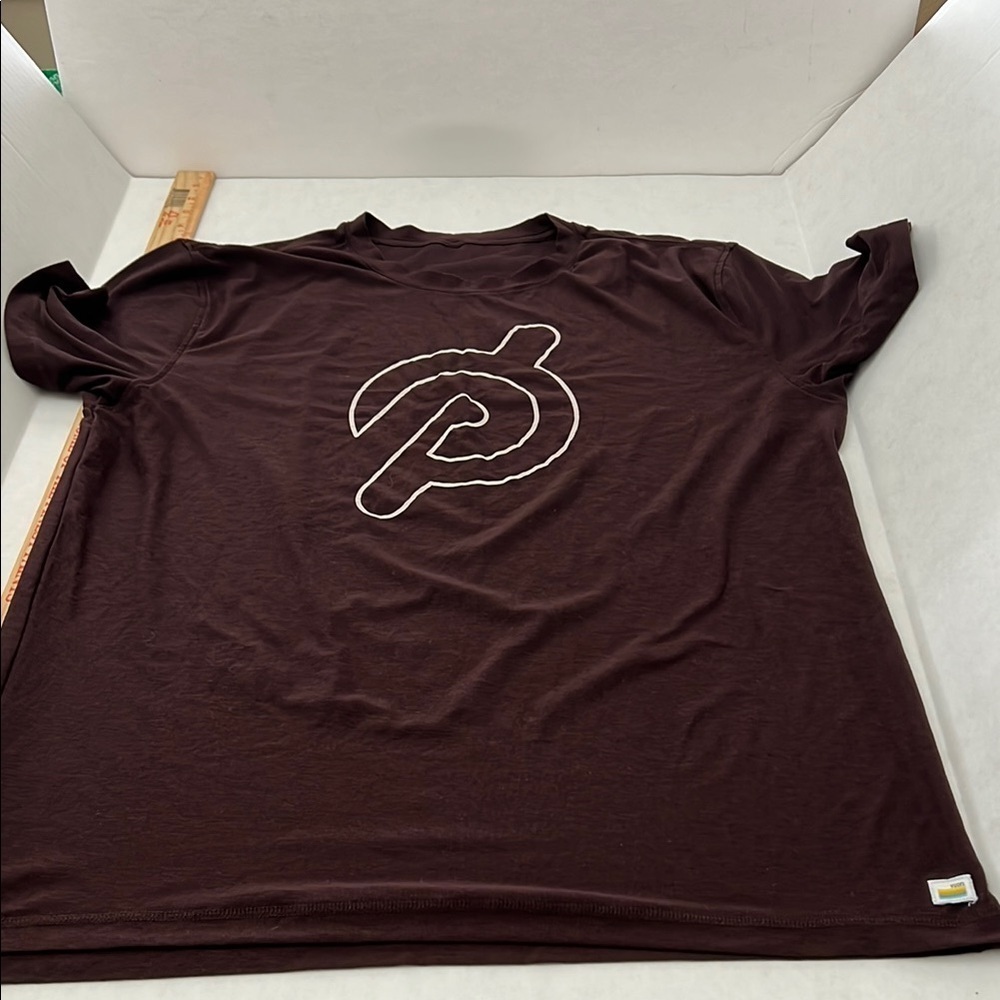 Peloton/Vuori Men's Brown T-Shirt